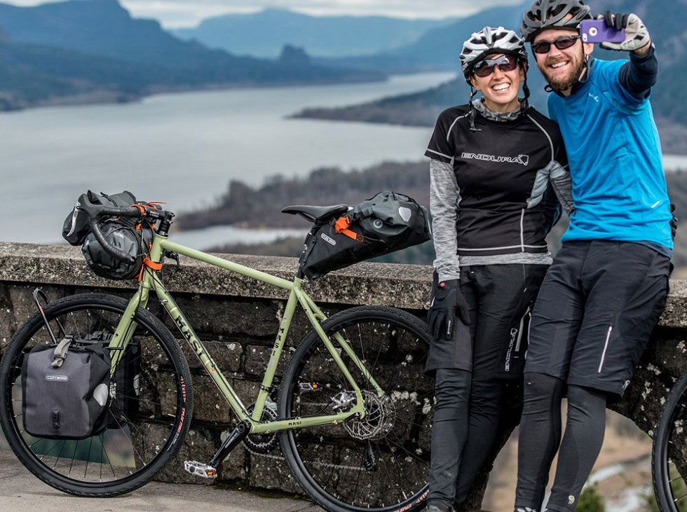 Bikepacking; wanneer fietsen en lichtgewicht kamperen elkaar ontmoeten